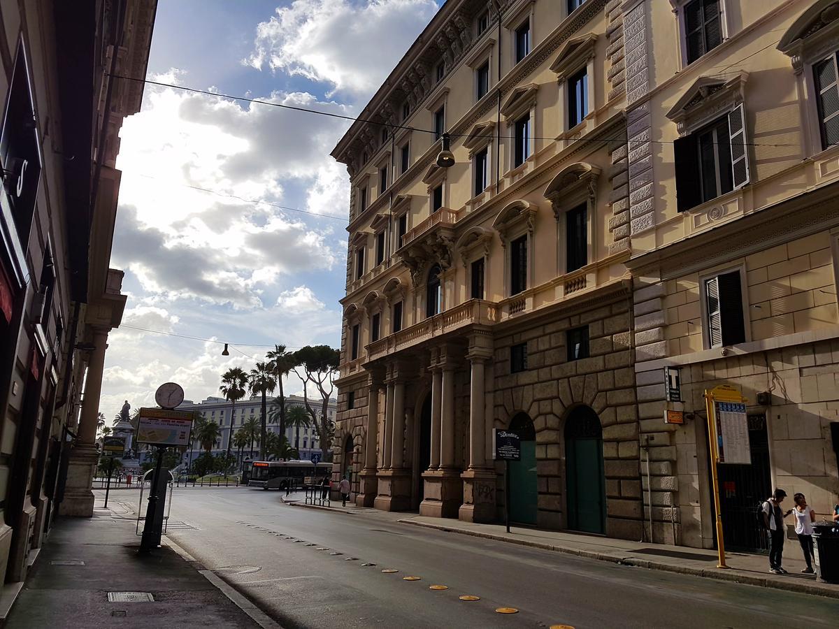 Venustas Roma Hotel Exterior photo